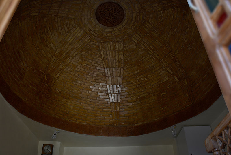 The traditional luxury Dadamaan hotel |Soltaniie room